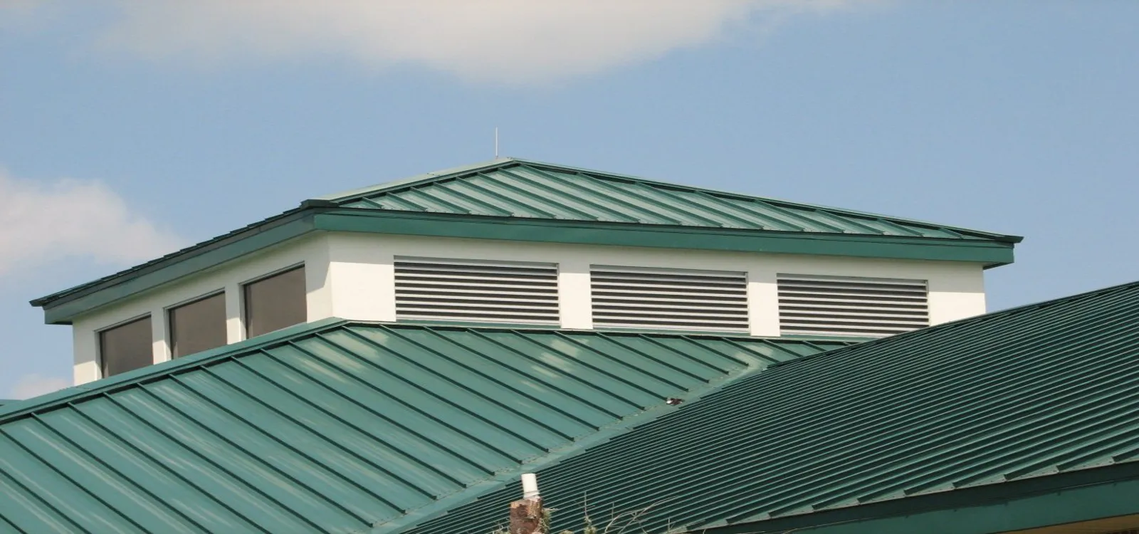 مزایای استفاده از پوشش سقف شیبدار